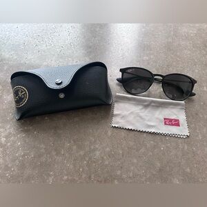 Ray-Ban RB3539 Erika Metal Sunglasses – Polished Black Frame & Gradient Lenses